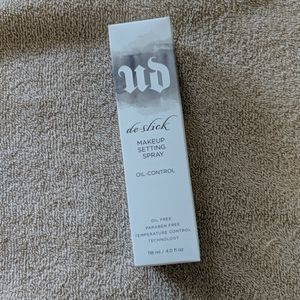 Urban Decay De-Slick Setting Spray
